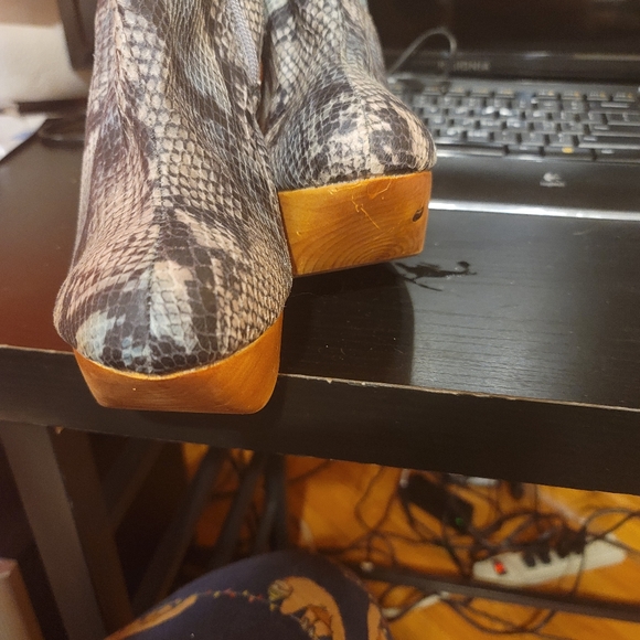 Jeffrey Campbell wooden cutout boots - Picture 2 of 5